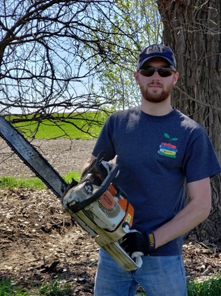 landscaper on the job - landscape industry blog